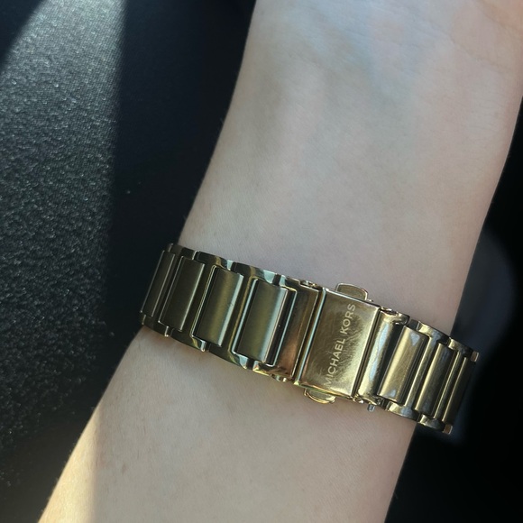 Michael Kors Watch - Picture 4 of 7